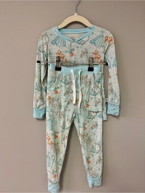 Light Aqua Carousel Cinderella Print Kids Pajama Set - Long Sleeve & Jogger